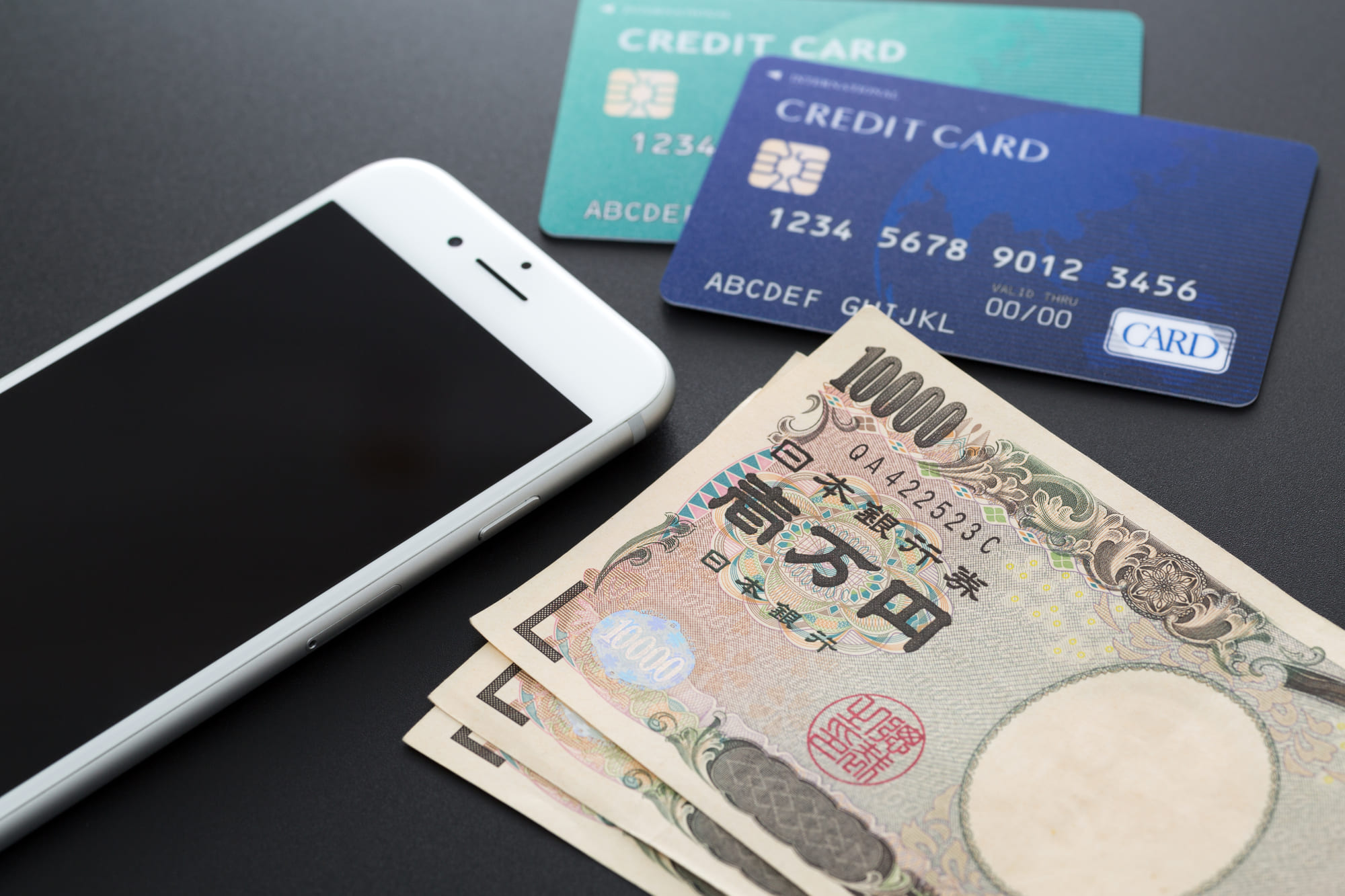 業者を利用するクレジットカードの現金化は主に2種類
